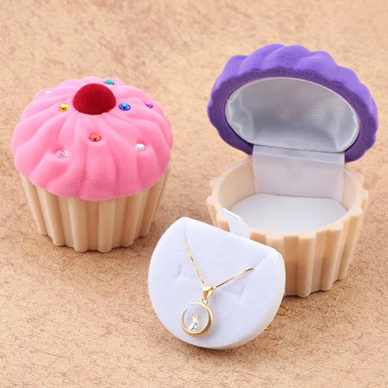 1 Piece Lovely Cake Gift Box Holder Jewelry Box Case Velvet Wedding Ring Box for Earrings Necklace Display & Packaging 2 Colors