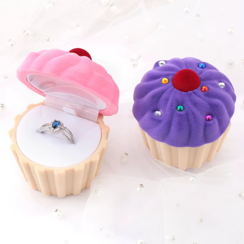 1 Piece Lovely Cake Gift Box Holder Jewelry Box Case Velvet Wedding Ring Box for Earrings Necklace Display & Packaging 2 Colors